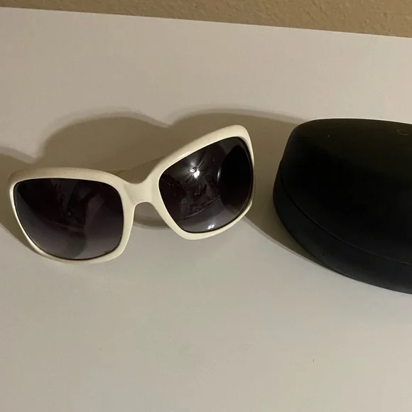 CHANEL Ivory Sunglasses with Black Accents - Picture 5 of 6